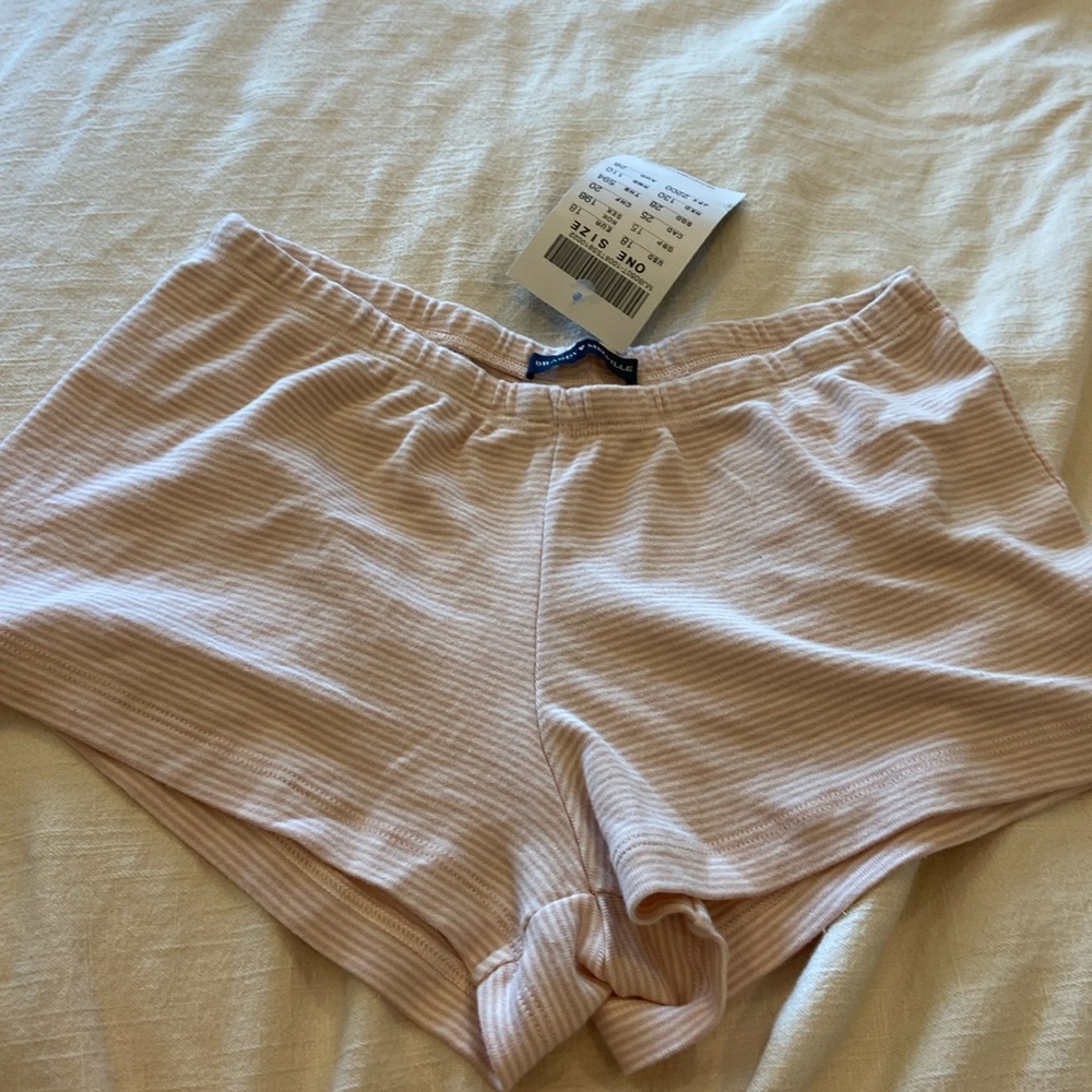BRANDY MELVILLE light pink striped boxer shorts